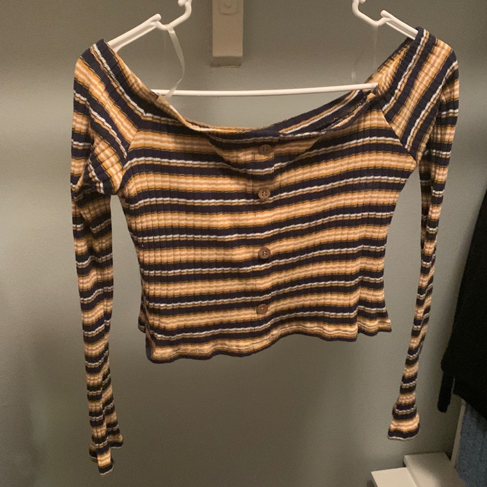 Off shoulder crop top